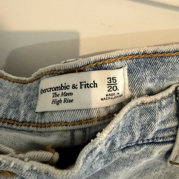 Abercrombie & Fitch Light Blue Boyfriend Jeans - Picture 3 of 3